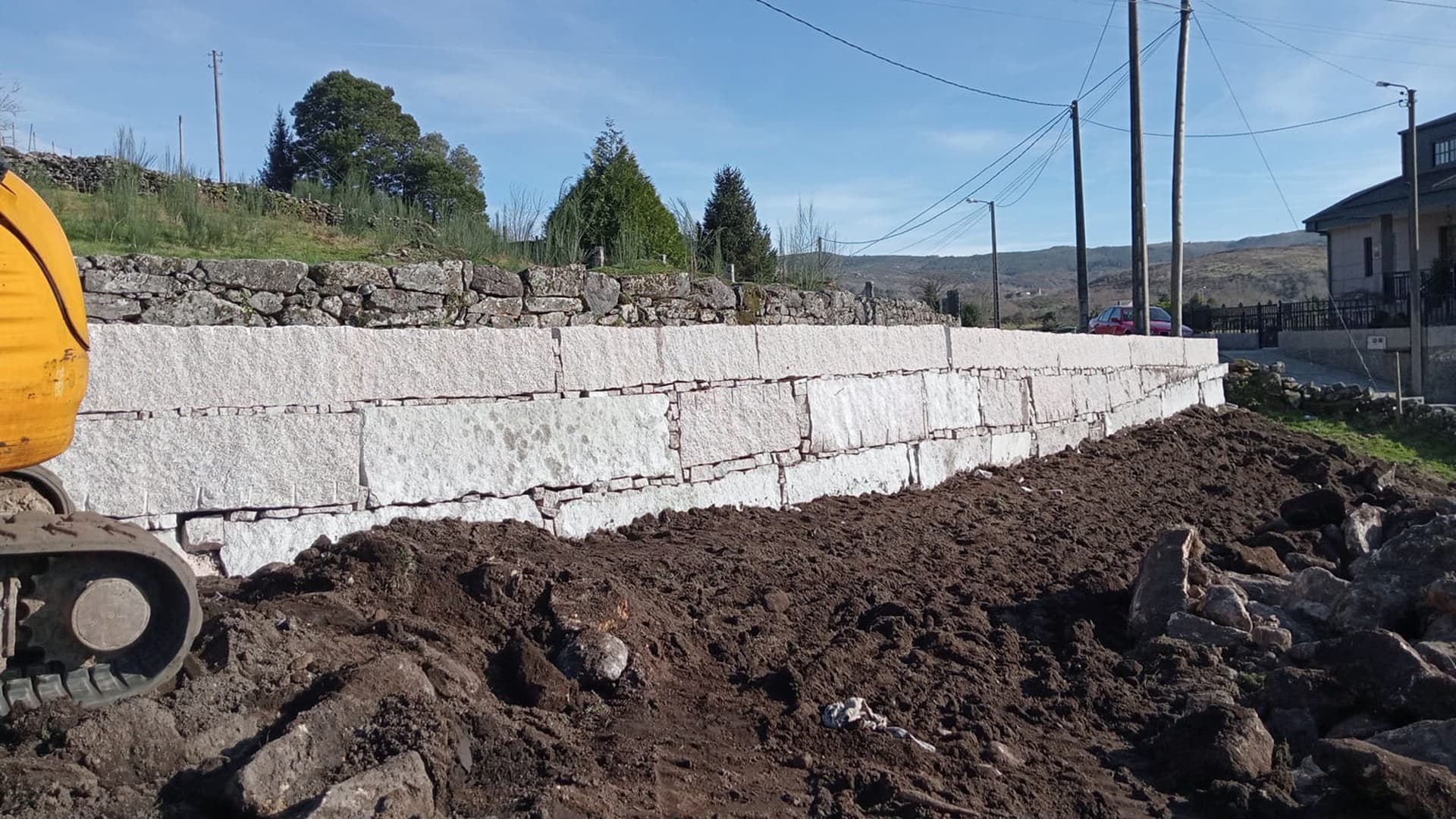 Trabajos de construcción en Salceda de Caselas